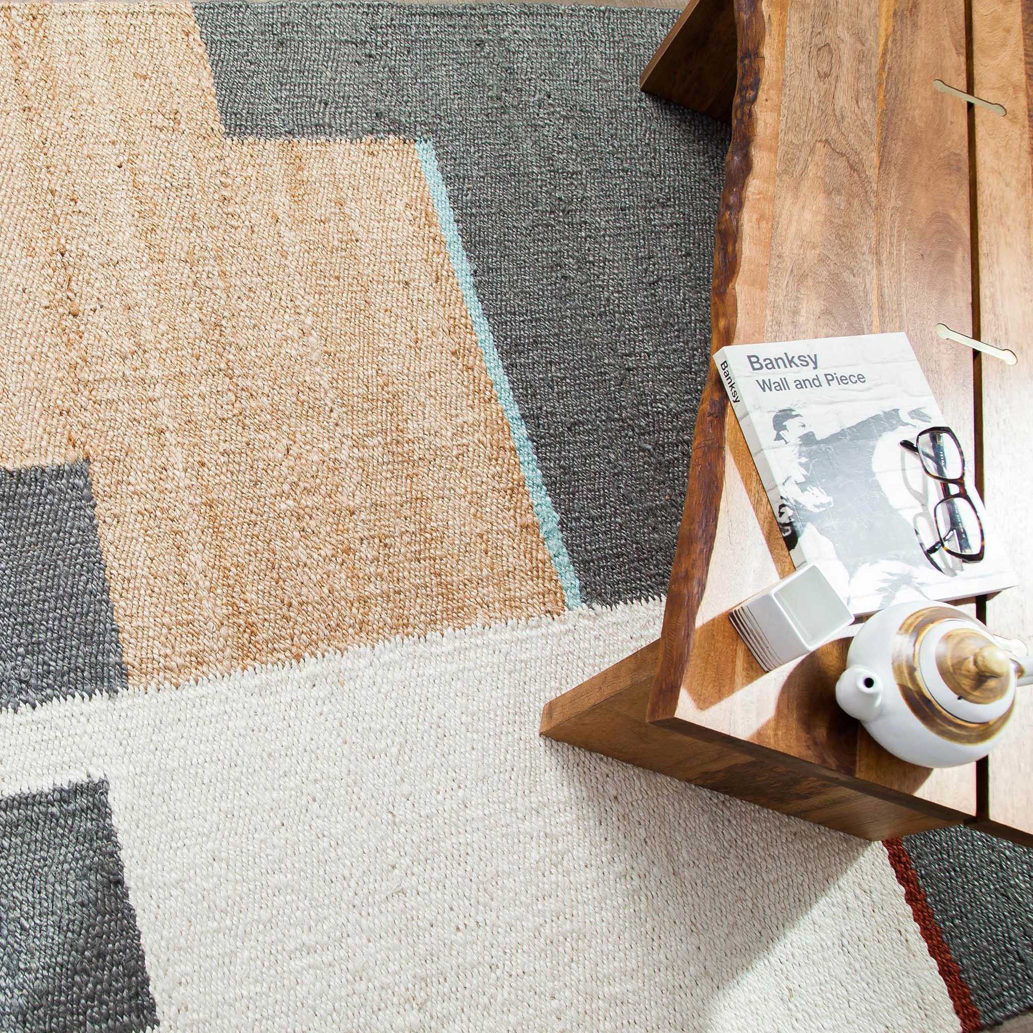 Heera Abstract Jute Rug - Image 4