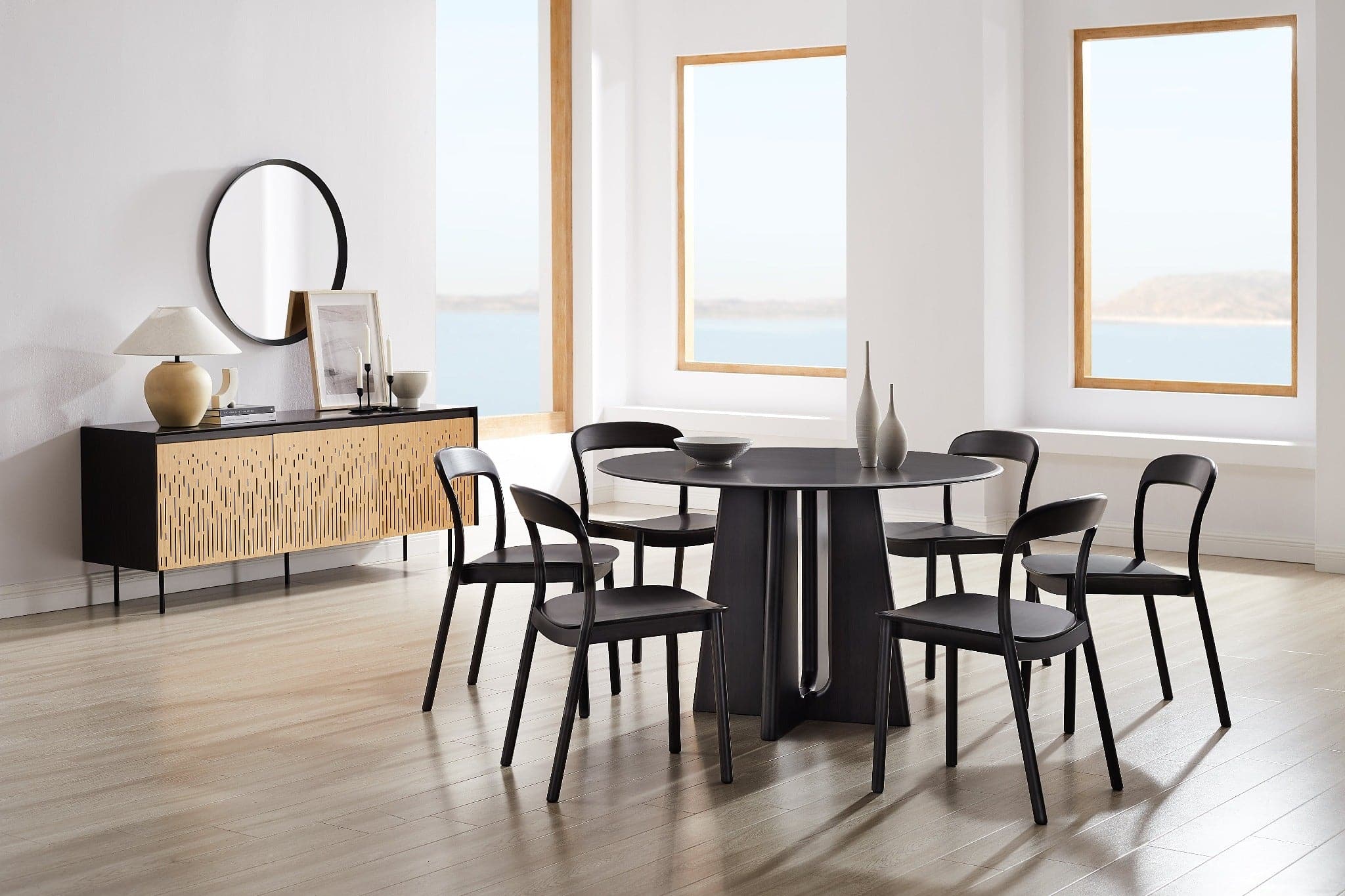 Luna 48" Round Table - Image 3