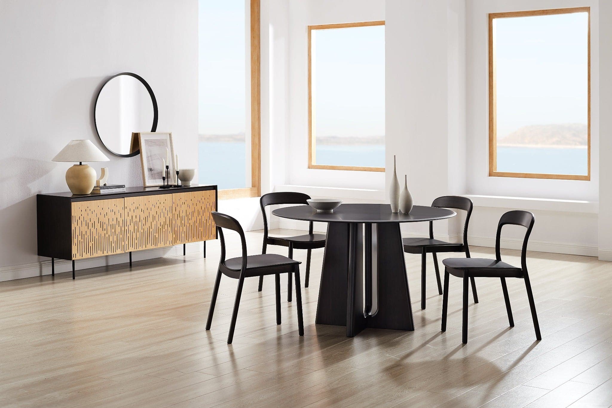 Luna 48" Round Table - Image 5
