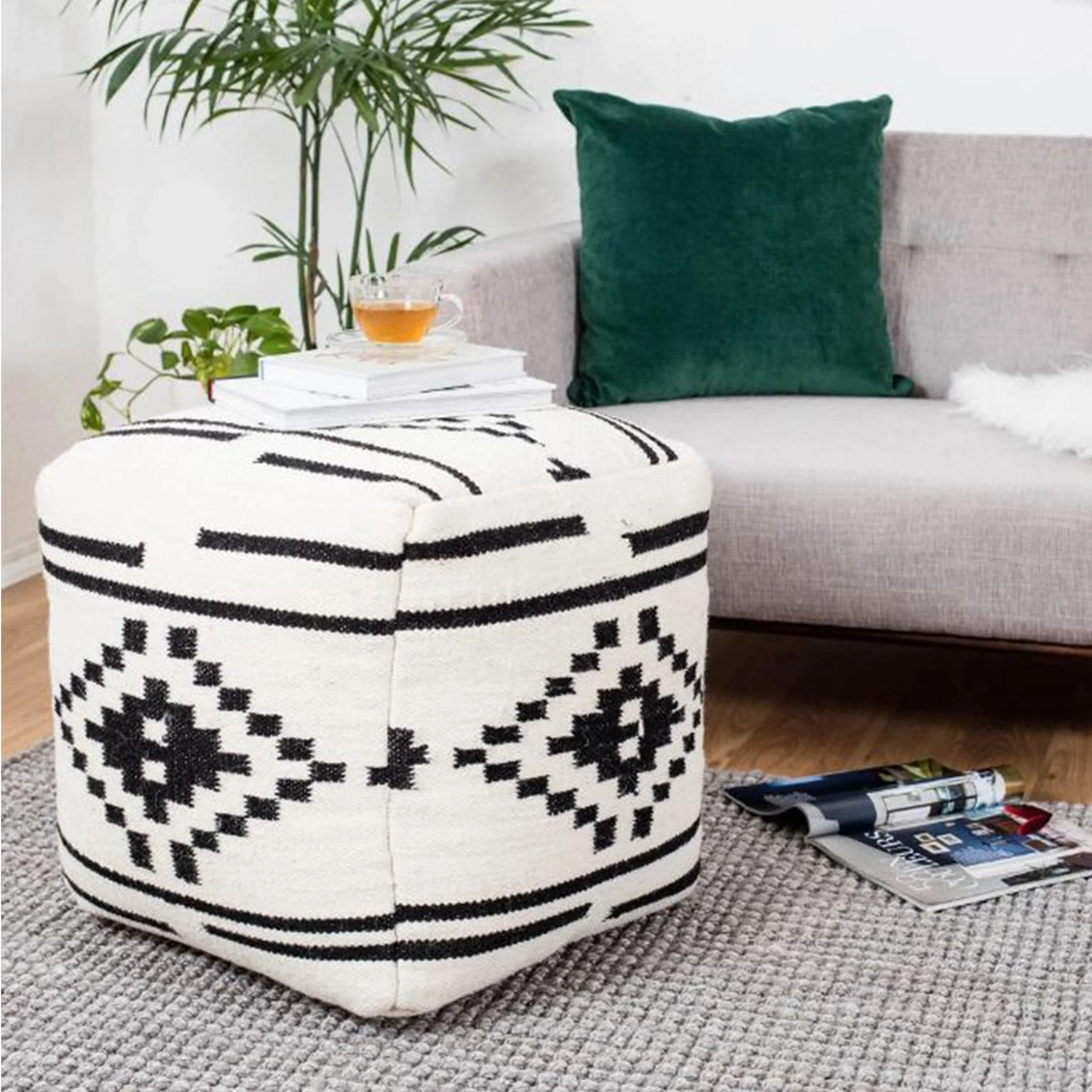 Noir Noor Pouf - Image 4